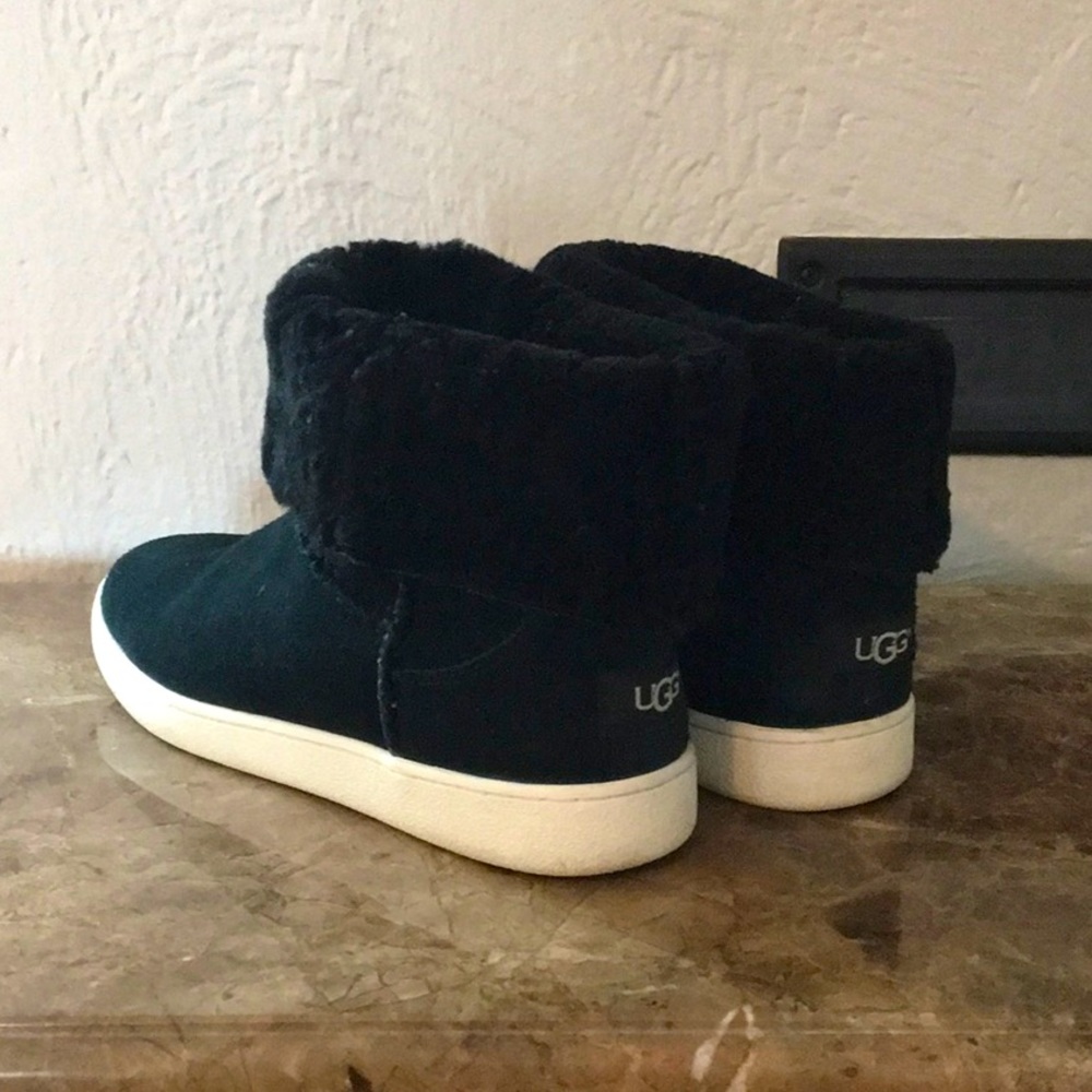 UGG Black Sneaker Boots Sz 9